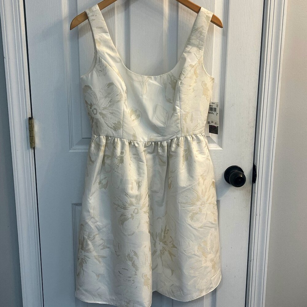 Jacquard Mini Dress, NWT from Bloomingdale’s, $134 - Size 8 - POCKETS!